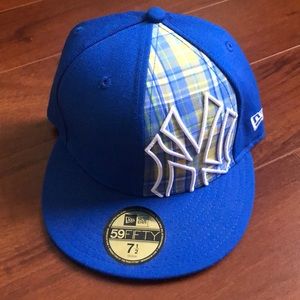 Blue and yellow plaid yankee hat 7.5 size